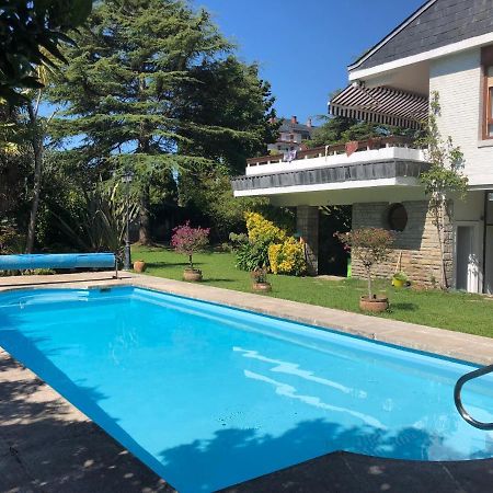 Chalet Al Lado De La Playa Con Piscina Privada, Jardin Y Barbacoa, Fronton, 6 Habitaciones Laredo Extérieur photo
